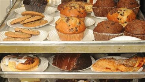 30 Sneaky Ways Restaurants Trick You Into Spending More Money