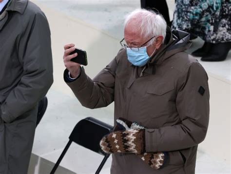 Bernie Sanders Handschuhe Bidens Anzug Und Harris Mantel Die Outfits