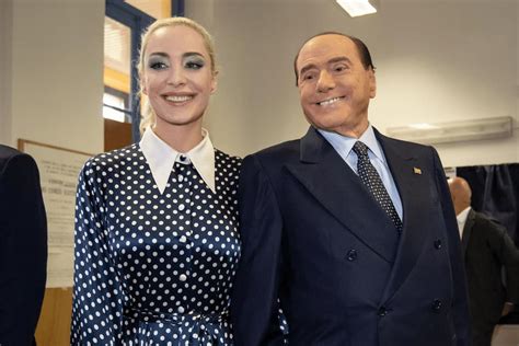 Chi è Marta Fascina la non moglie di Silvio Berlusconi Sempre più