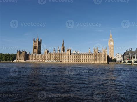 Houses of Parliament in London 19822353 Stock Photo at Vecteezy