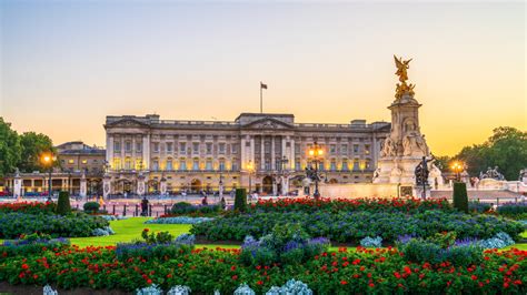 Where Did The British Royal Family Live Before Buckingham Palace?