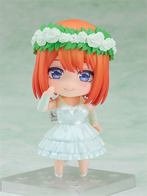 quintessential quintuplets yotsuba nakano wedding dress version