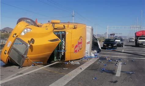 Volcó un tráiler cargado de cerveza El Reportero