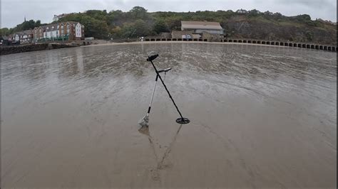 Metal Detecting Along Folkestone Beach With The Nox In The Rain