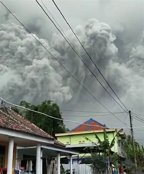 Erupsi Gunung Semeru Korban Meninggal Dunia Jadi 14 Orang Lumajang