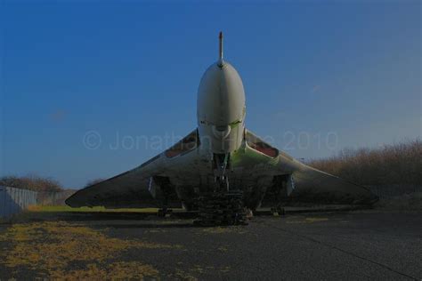 Vulcan Bomber Tipped Backwards After Heavy Snowfall 800x535 R