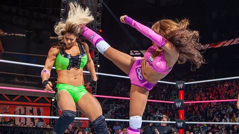 Eve Torres Vs Layla Vs Kaitlyn Divas Title Triple Threat Match