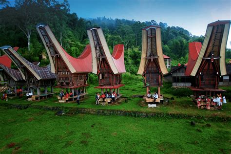 Arsitektur dan Ciri Khas Rumah Adat Toraja beserta Gambarnya