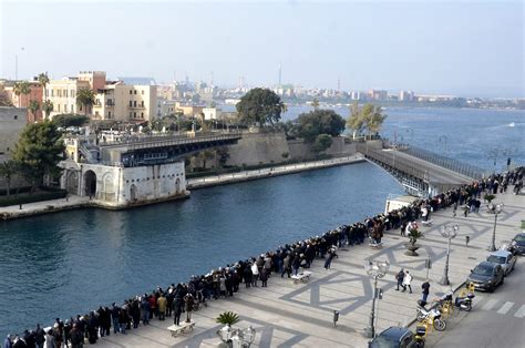 Il Ponte Girevole Di Taranto Apre Per L Ultima Volta Pugliapress