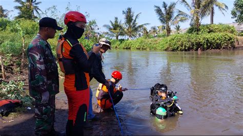 Pencarian Korban Hilang Tenggelam Di Sungai Gedang Klutuk Lumajang