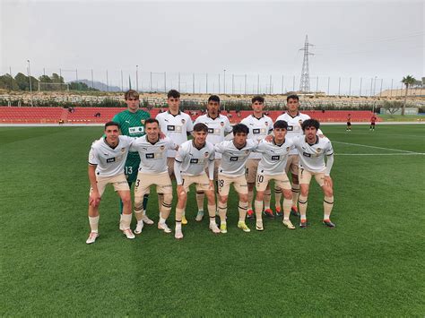 CRÓNICA El VCF Mestalla vence con claridad en su visita al CF La