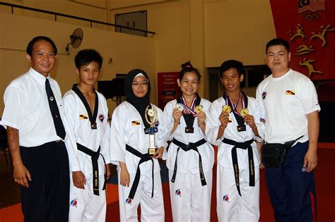 GALERI FOTO: 1st TAEKWONDO MALAYSIA WTF NATIONAL POOMSAE CHAMPIONSHIP 2011