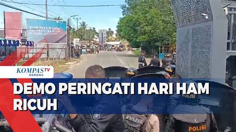 Polisi Tembakan Gas Air Mata Bubarkan Demo Hari Ham Di Manokwari YouTube