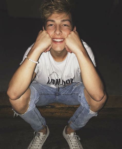 Urban Outfitters Damentop Colton Haynes Jeans Für Jungs