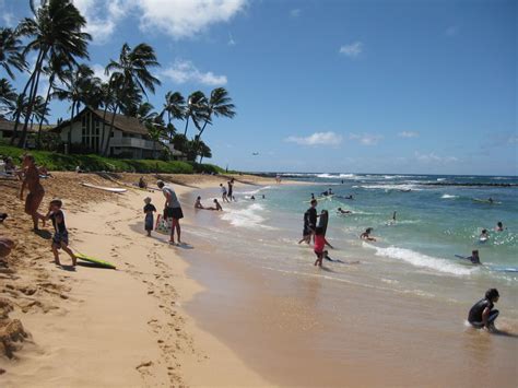 travel bugs family: Poipu Beach v Shipwreck Beach