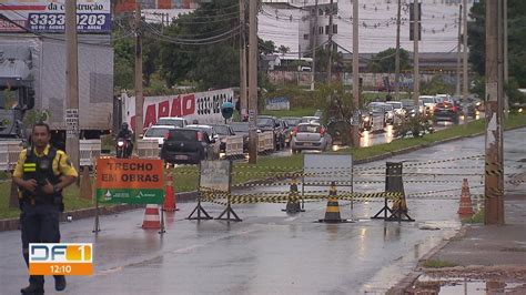 Cratera Assusta Motoristas No Areal DF1 G1