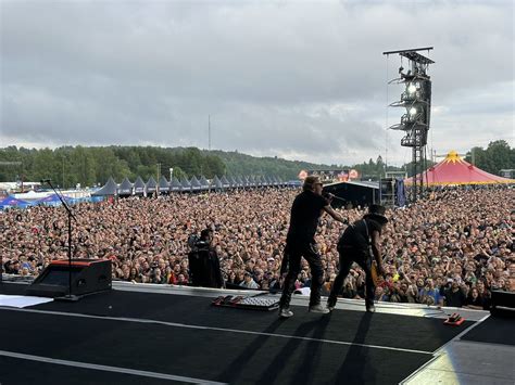 Axl Rose Cada Dia On Twitter RT Deljamesgang Oslo Rock Action At