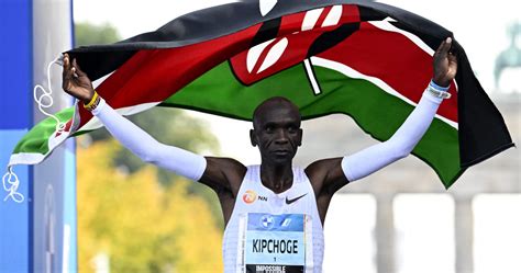 Kenya's Eliud Kipchoge Sets Marathon World Record at 37 Years Old in Berlin | News, Scores ...