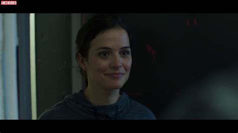 Catherine de Léan nude pics page