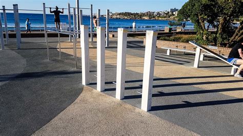 Bondi Park Outdoor Gym Bondi Beach Robinhood The Free Open Air Gym