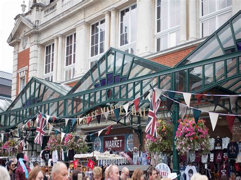 London's Best Flea Markets | 20 Fab Flea Markets For Vintage Treasures