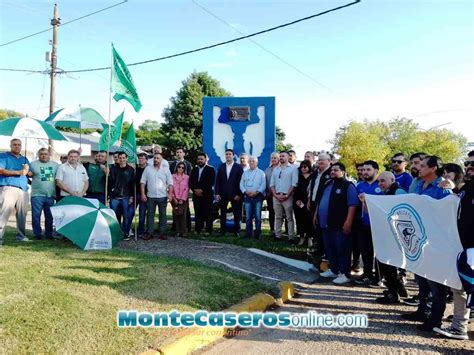 Izamiento del Pabellón Nacional y acto en el Día del Trabajador