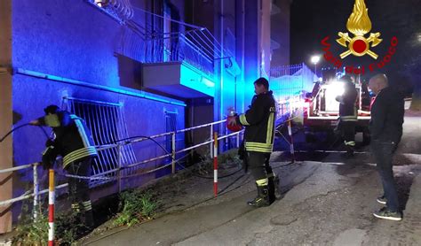 Savona Incendio In Un Appartamento In Tre All Ospedale Primocanale