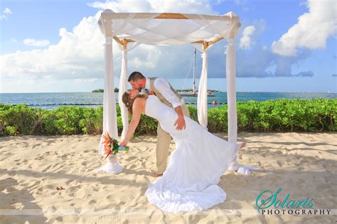 beach wedding on the Pier House Beach terrace www.pierhouse.com/wedding ...