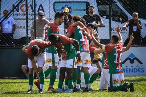 Portuguesa Santista volta ao cenário nacional Santos em crise 11