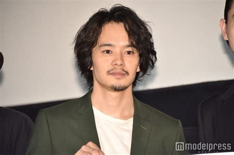 池松壮亮「引くぐらい綺麗だった女優は？」に回答 突然のハグに動揺した過去明かす「彼女さんを連れて来られていて」 モデルプレス