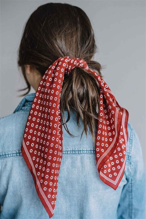 How To Wear A Red Bandana In Your Hair Fashion Buzz