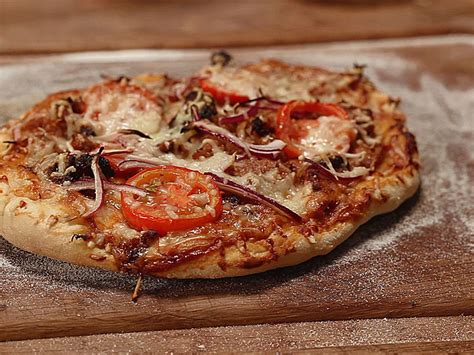 how to cook a pizza on a bbq