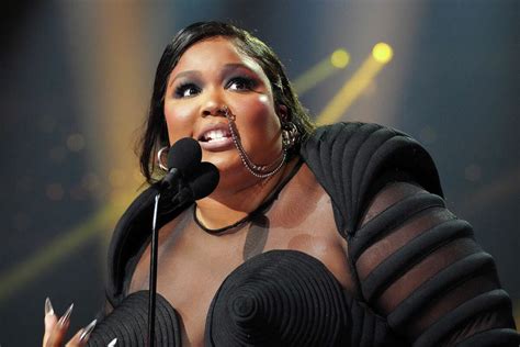 Lizzo Responds To Body Shaming In Vmas Acceptance Speech