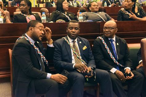 El Presidente y los vicepresidentes de la Cámara de los Diputados juran