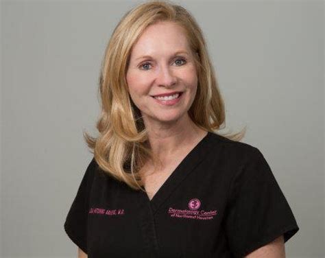 Lisa D Hitchins Md The Dermatologist Of Dermatology Center Of