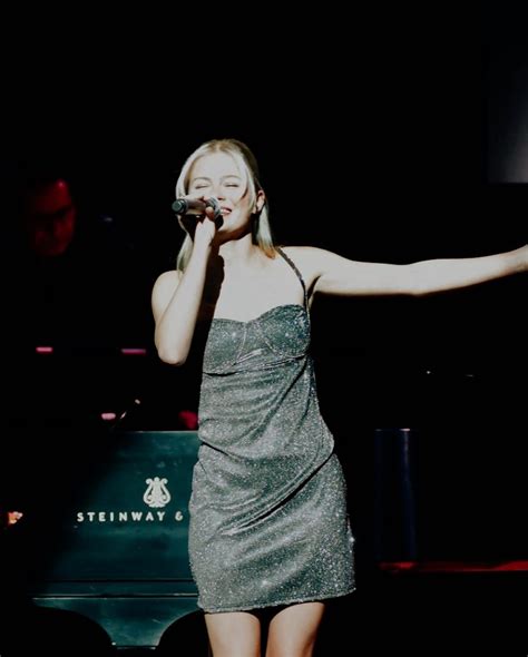 Followers are debating how darci lynne age affects her style 1