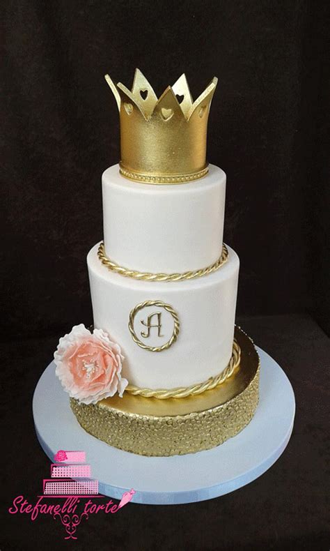 Wedding Cake Crown Decorated Cake By Stefanelli Torte Cakesdecor