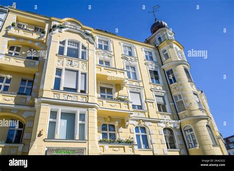 Altbau Viktoria Luise Platz Schöneberg Berlin Deutschland Stock