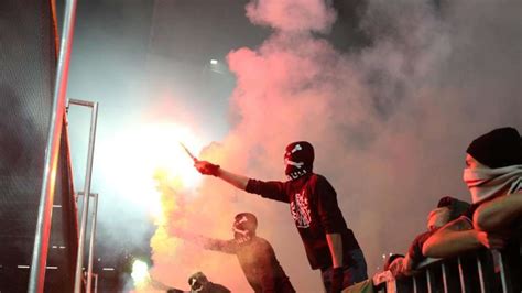 FC St Pauli Muss Geldstrafe Wegen Pyrotechnik Zahlen