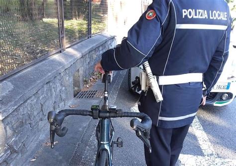 Como Ruba E Bike Ma Il Gps Lo Inchioda Fermato Dalla Polizia Locale