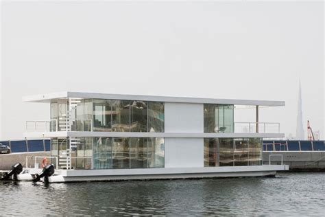 8 Modern Houseboats and Floating Homes That Will Make You Say Goodbye ...