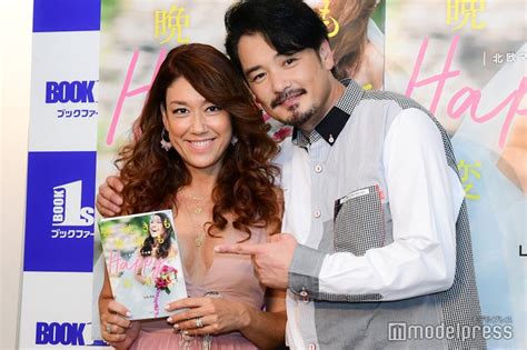 Lilico＆純烈・小田井涼平、夫婦で会見 木村拓哉から祝福コメント来ていたこと明かす モデルプレス