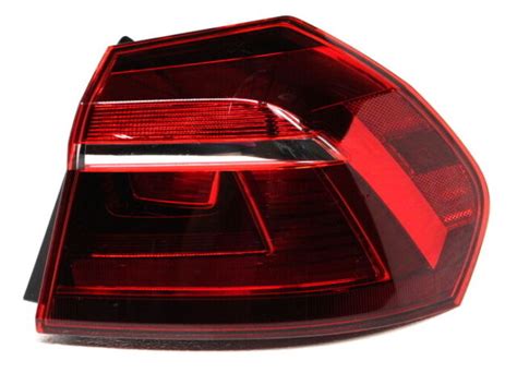 Oem Volkswagen Passat Sedan Outer Right Halogen Tail Lamp 561 945 096 P Ebay