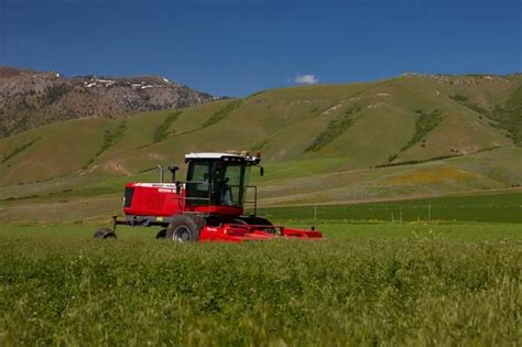 Hesston By Massey Ferguson Introduces Tier 4 Final Wr Series Self Propelled Windrowers Agco