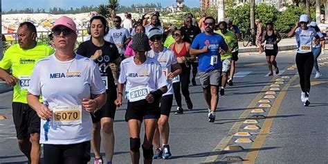 Meia Maratona de Cabo Frio reúne centenas de corredores confira os