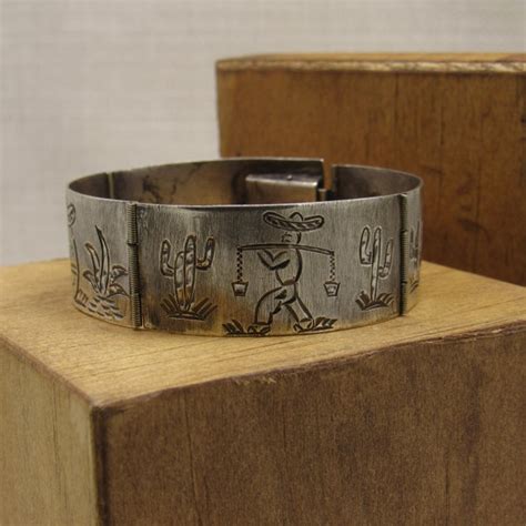 Engraved Sterling Silver Link Bracelet with Man and C… - Gem