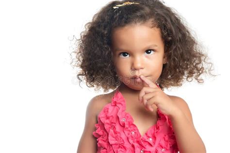 Portrait D Une Petite Fille Avec Une Coiffure Afro Image Stock Image