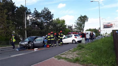 Wypadek W Rybniku Zderzenie Czterech Aut Droga Zamkni Ta Zdj Cia