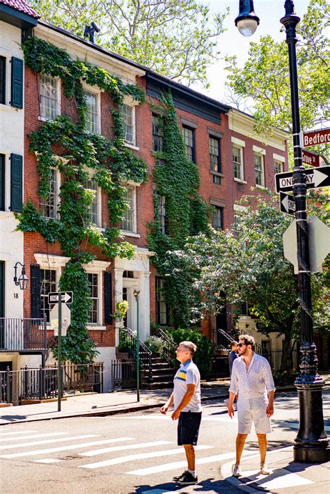 10 BEST Neighborhoods in Manhattan (First Time Visitors Guide!)