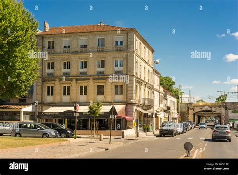 Van gogh house arles hi-res stock photography and images - Alamy